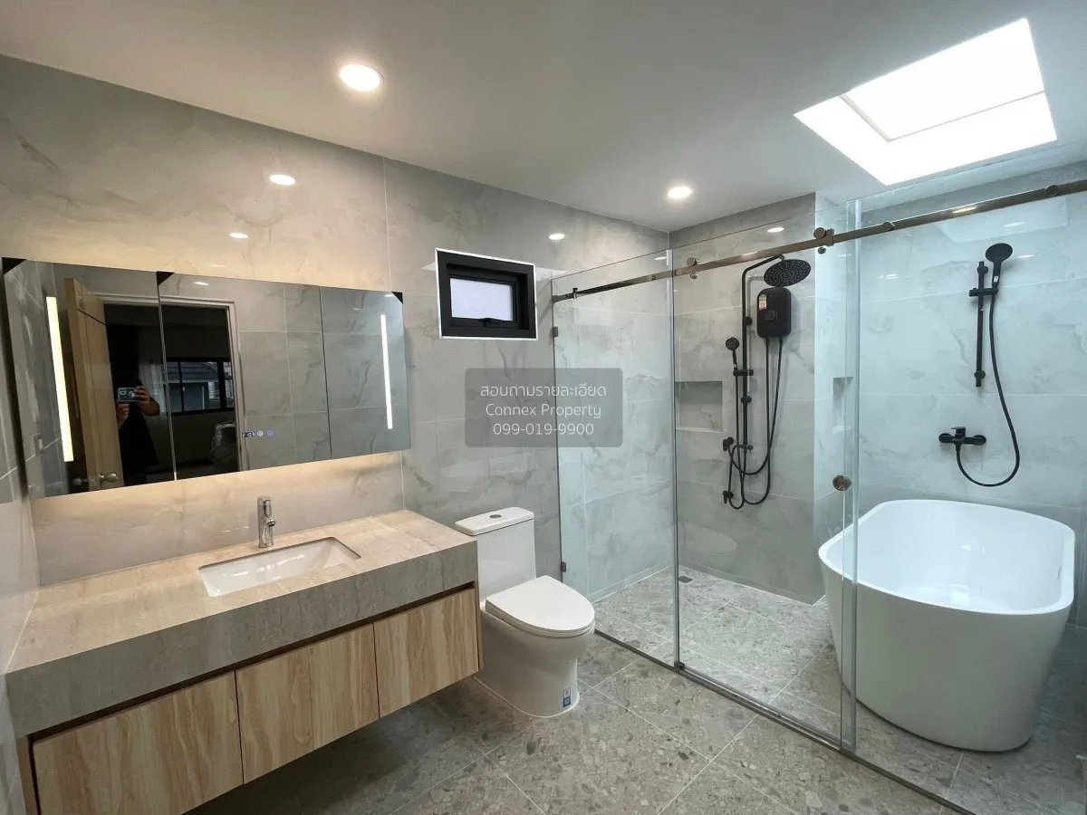 For Sale Corner unit detached house for sale,Soi  Nawamin 127 , c