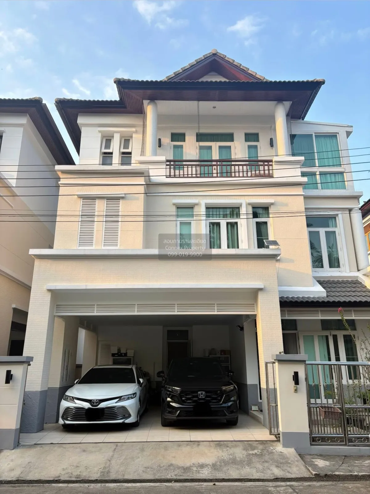 ขายทาวน์เฮ้าส์/ทาวน์โฮม  อารียา คาซ่า อ่อนนุช ชั้นสูง หน้ากว้าง ร 1