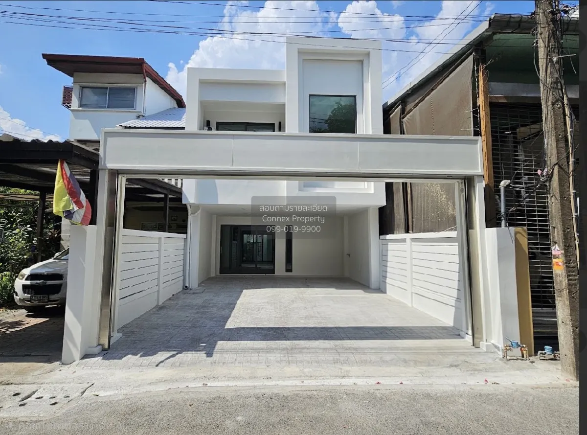 For Sale Townhouse/Townhome  , Lorelei Phahon 23 , wide frontage  1