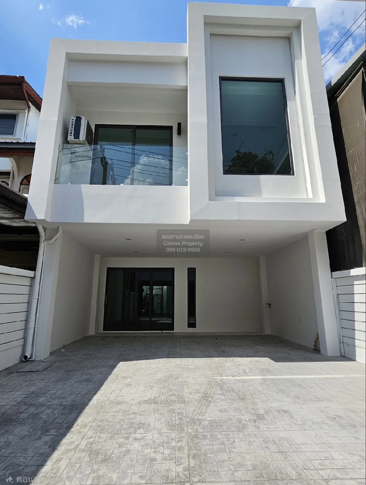 For Sale Townhouse/Townhome  , Lorelei Phahon 23 , wide frontage  3