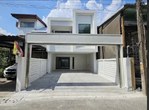 For Sale Townhouse/Townhome  , Lorelei Phahon 23 , wide frontage , BTS-Phahon Yothin 24 , Chatuchak , Chatuchak , Bangkok , CX-152391