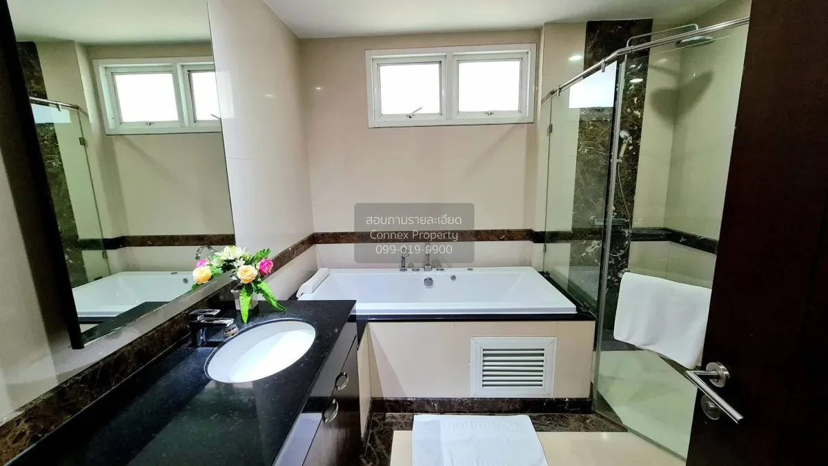 For Rent Condo , Piyathip Place , nice view , corner unit , wide 