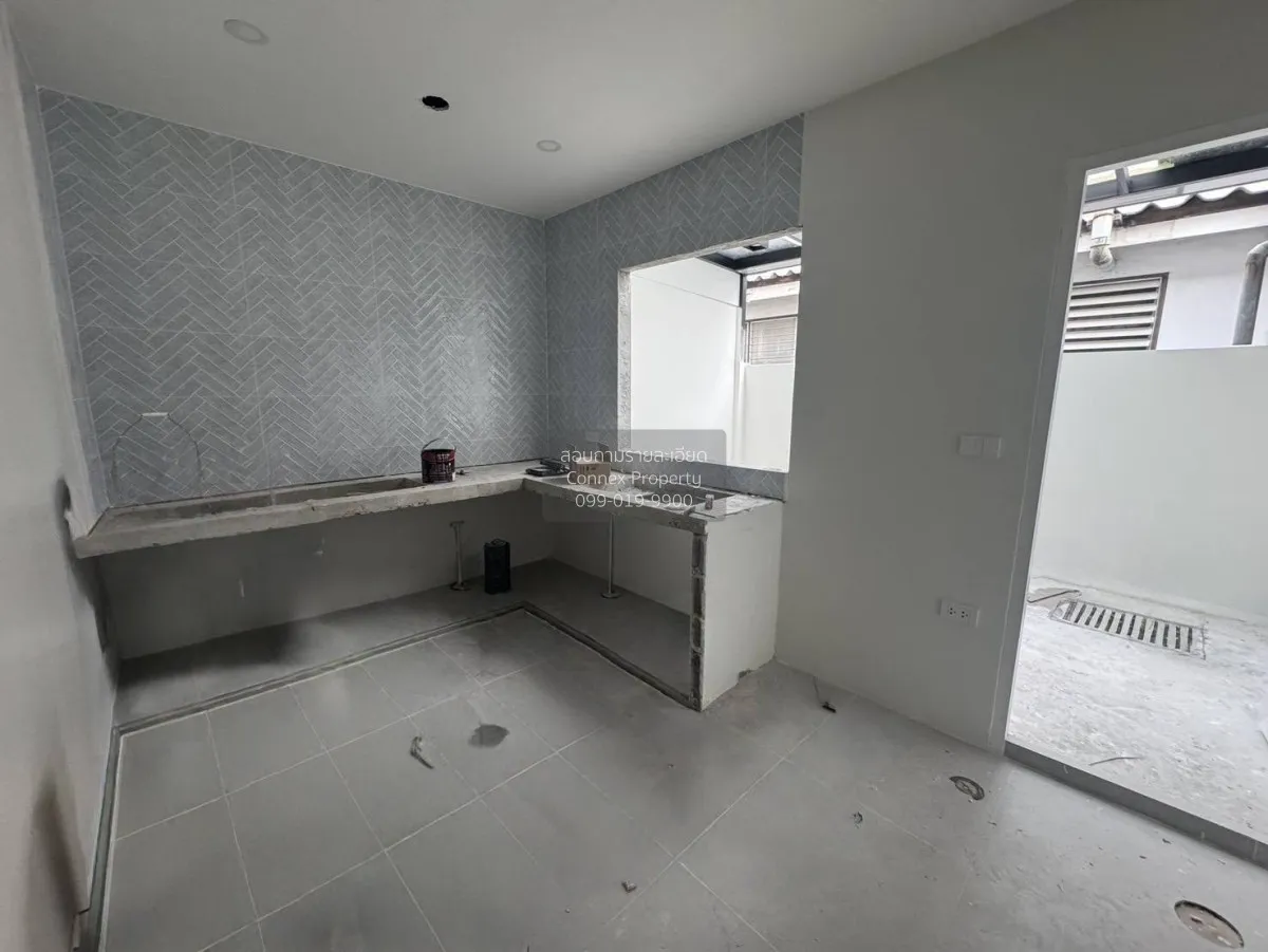 For Sale Fully Renovated 2- Storey Townhouse in Chokchai 4 Soi 40
