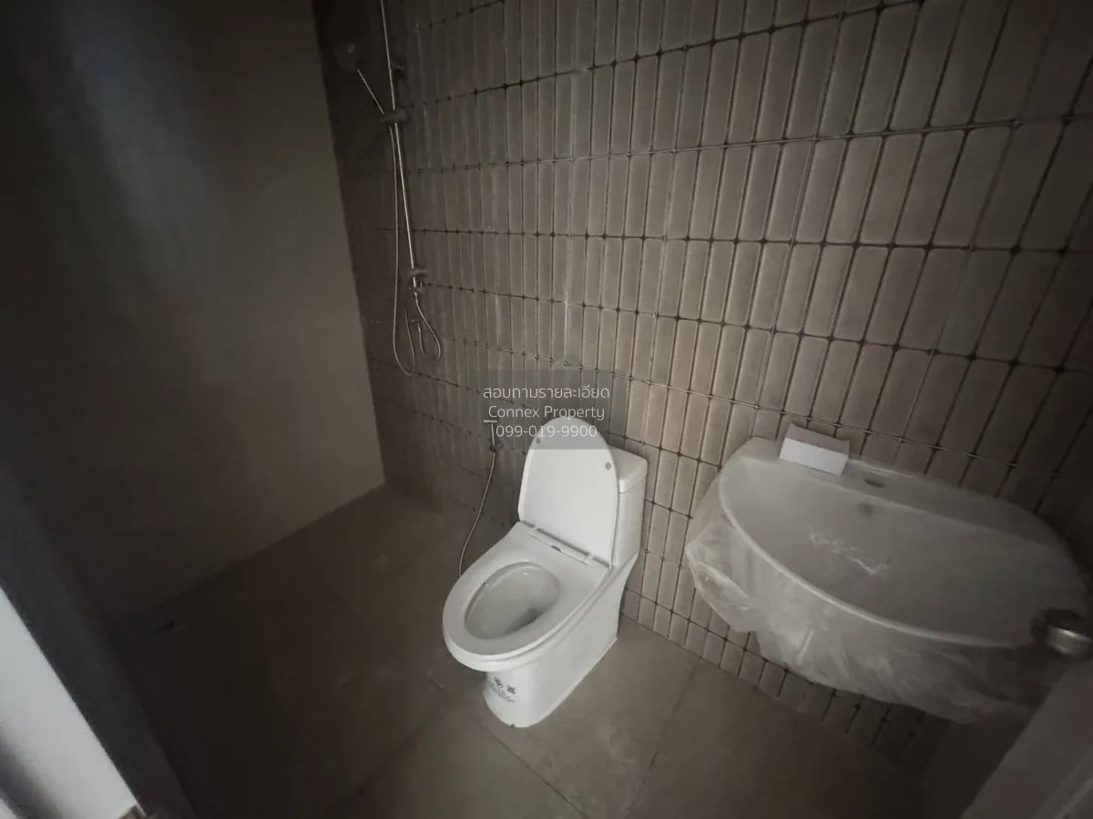 For Sale Fully Renovated 2- Storey Townhouse in Chokchai 4 Soi 40