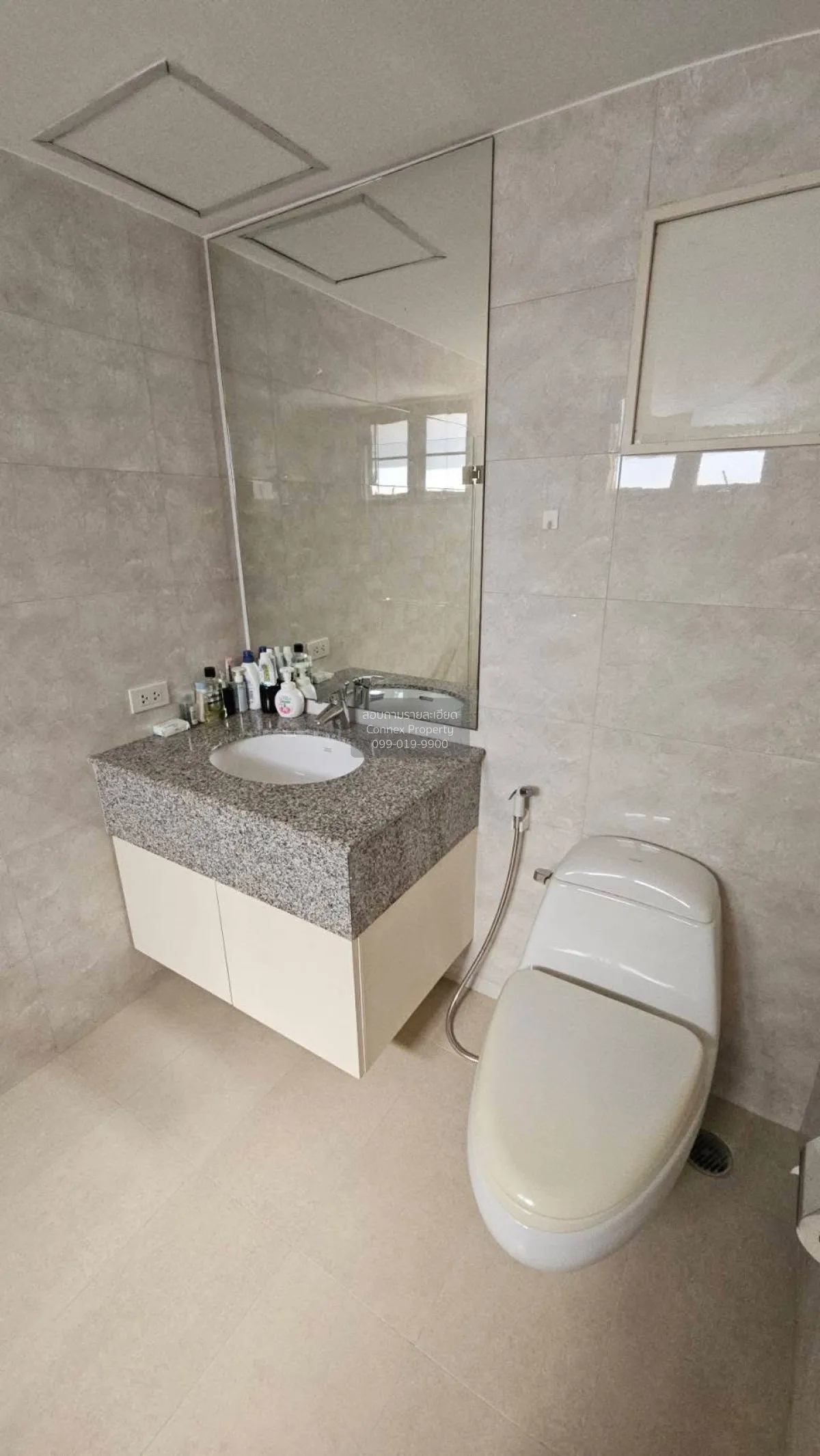 ขายคอนโด  บ้านจันทร์ คอนโด ห้องมุม BTS-ทองหล่อ คลองตันเหนือ เขต ว