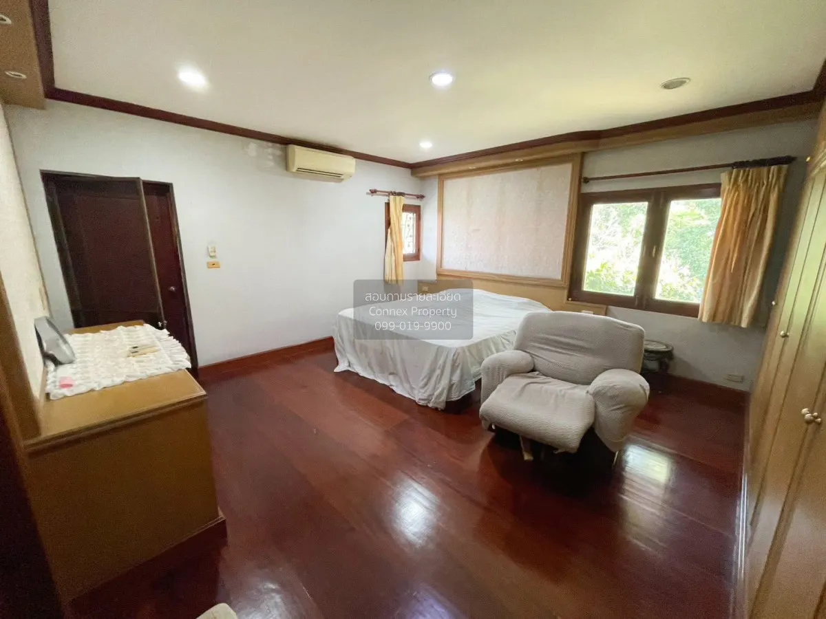 For Rent Traditional teakwood house located in Lat Phrao 48 , Sam 3