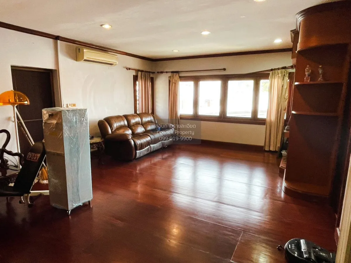 For Rent Traditional teakwood house located in Lat Phrao 48 , Sam