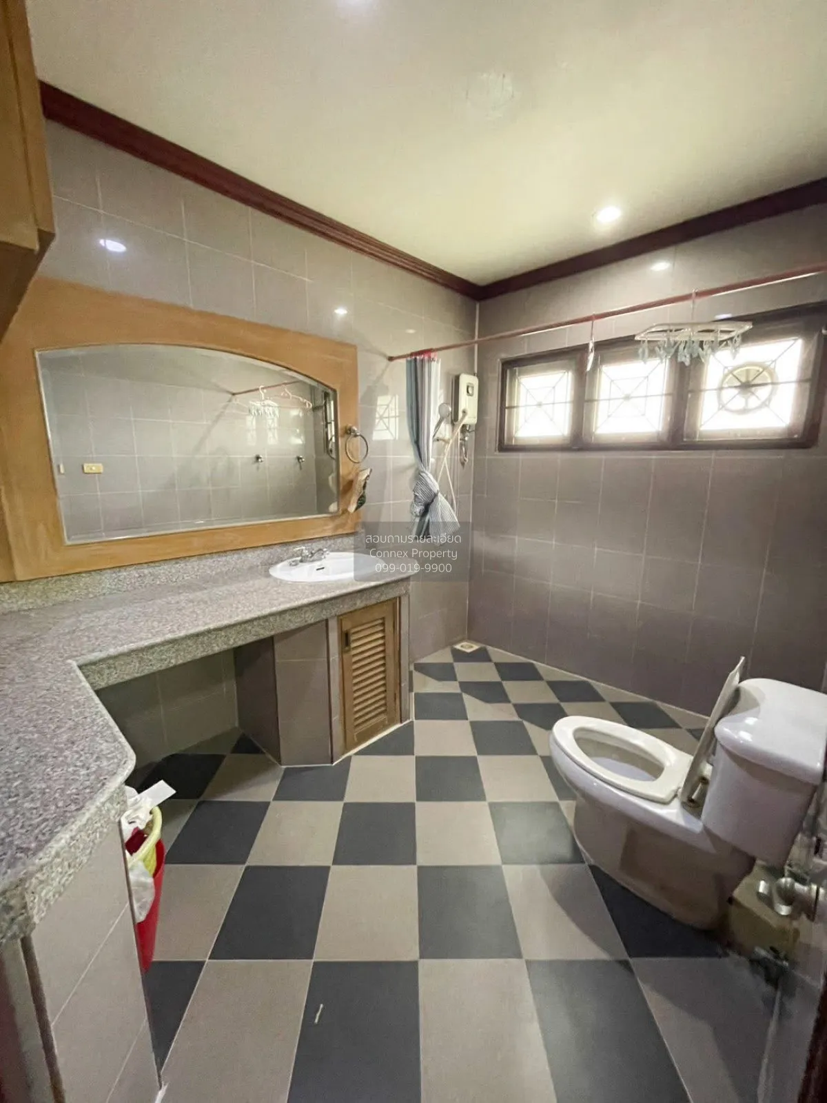 For Rent Traditional teakwood house located in Lat Phrao 48 , Sam