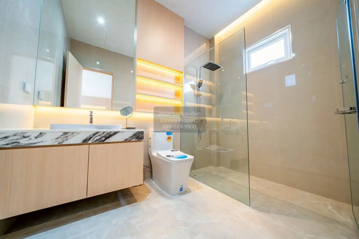 For Sale House , Royal Park Village , Mueang Phata , Bang Lamung 