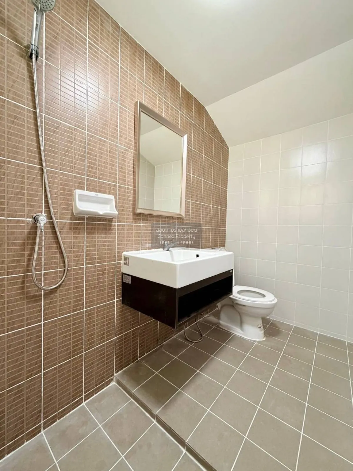 ขายทาวน์เฮ้าส์/ทาวน์โฮม  เรสท์ ทาวน์ บางนา ห้องมุม รีโนเวทใหม่ บา