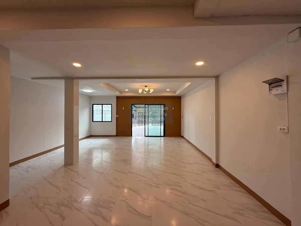 For Sale Townhouse/Townhome  , Koo Kwan Hansa 5 , newly renovated 4