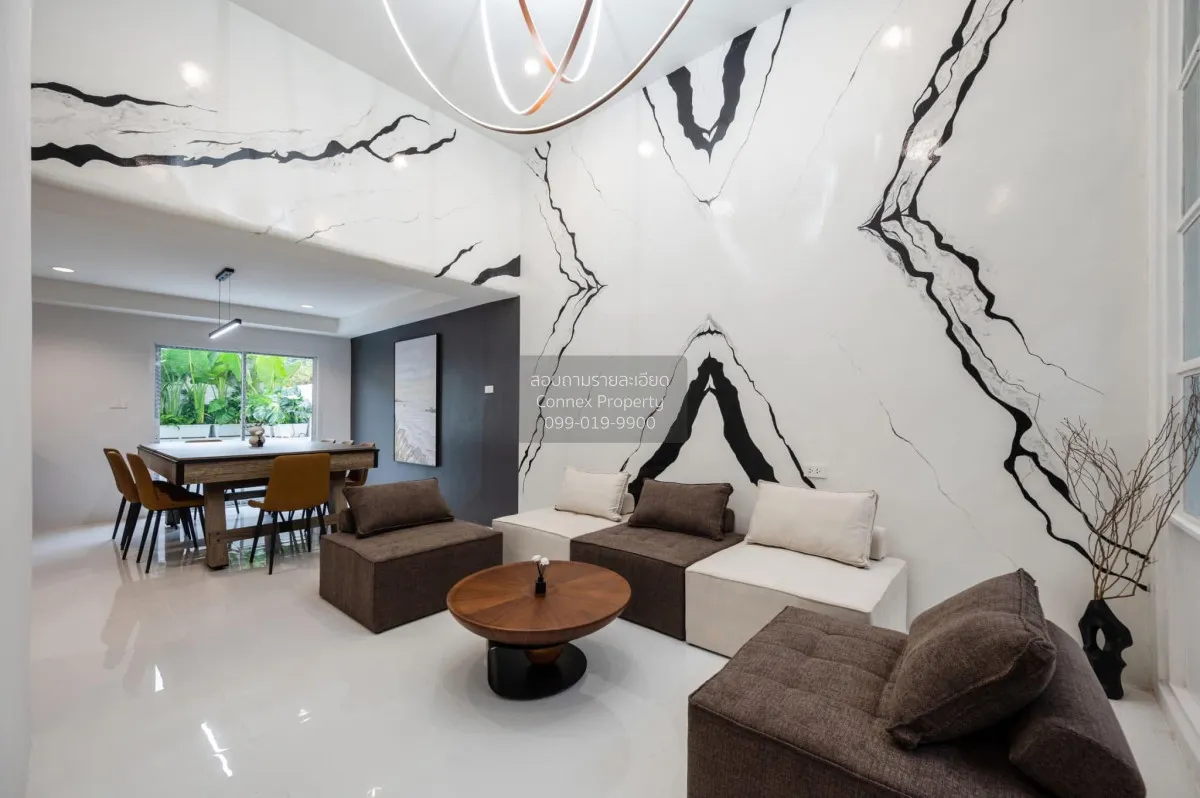 For Rent Single detached pool villa next to MRT Ratchada , Chomph 3