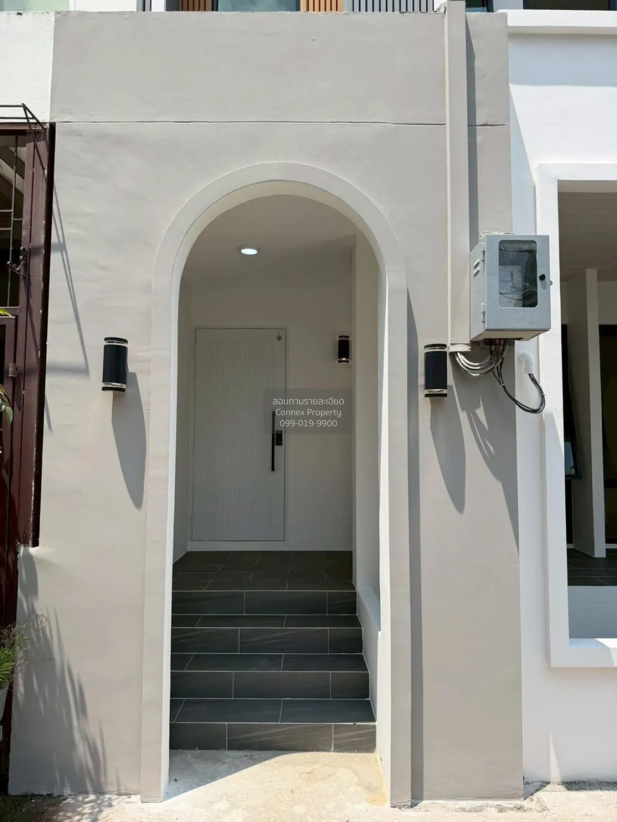 For Sale Townhouse/Townhome  , Prominent Place , newly renovated  2