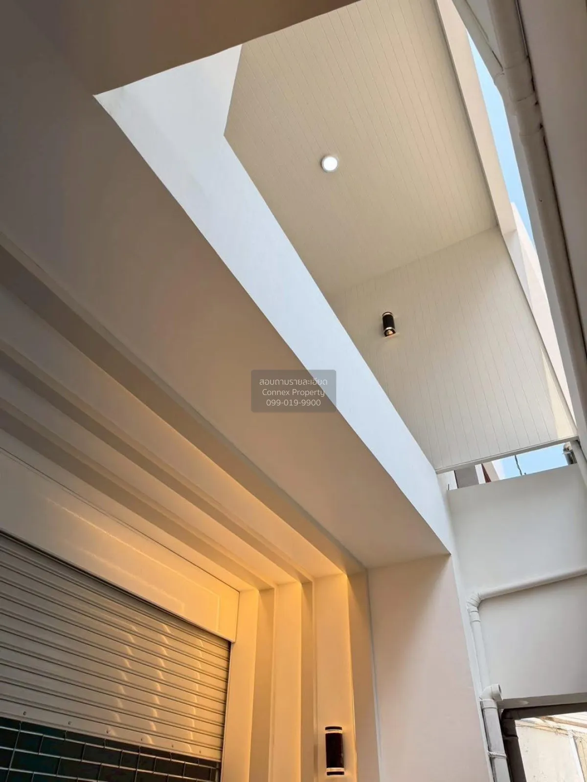 For Sale Townhouse/Townhome  , Prominent Place , newly renovated 