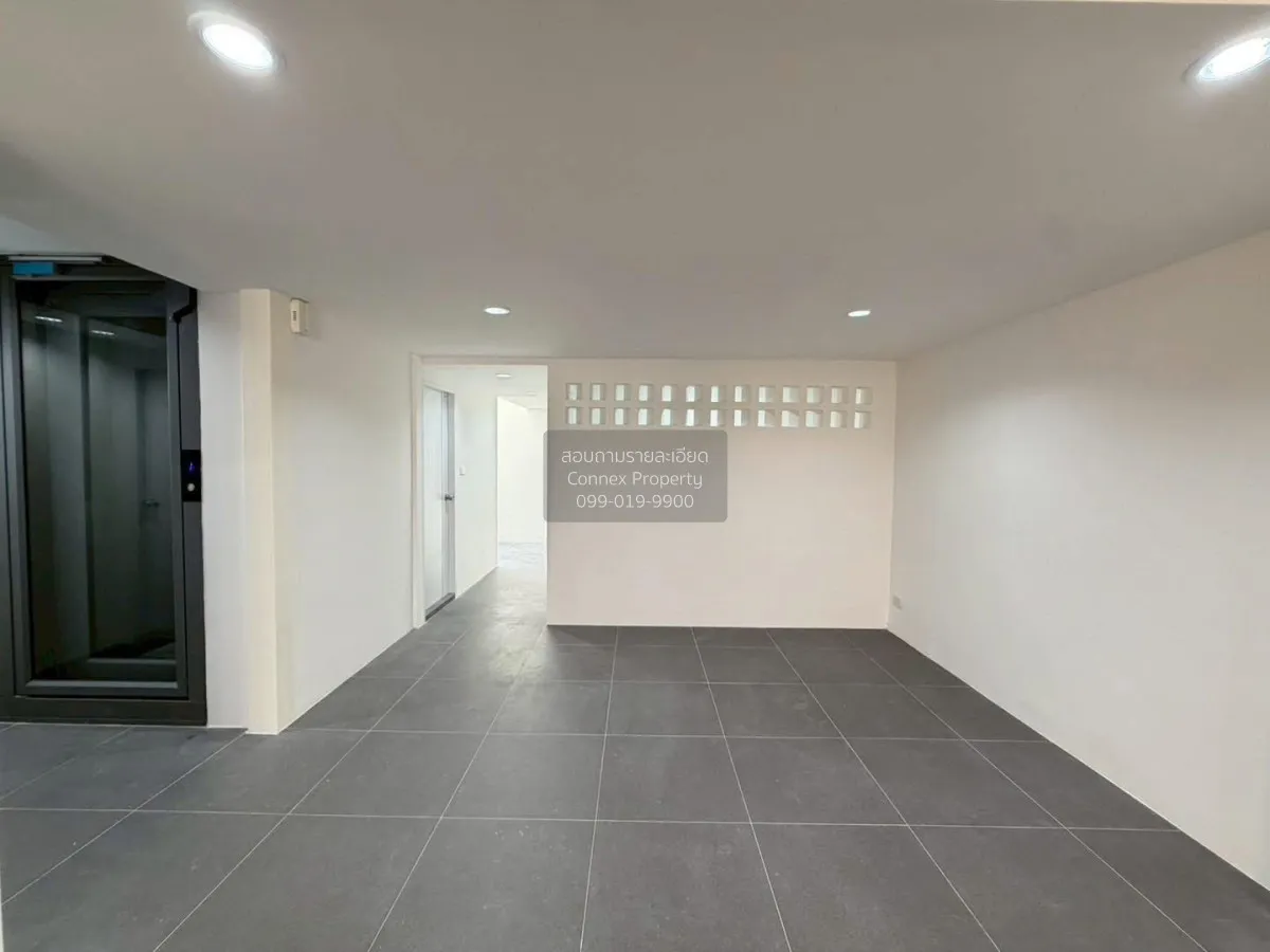 For Sale Townhouse/Townhome  , Prominent Place , newly renovated 