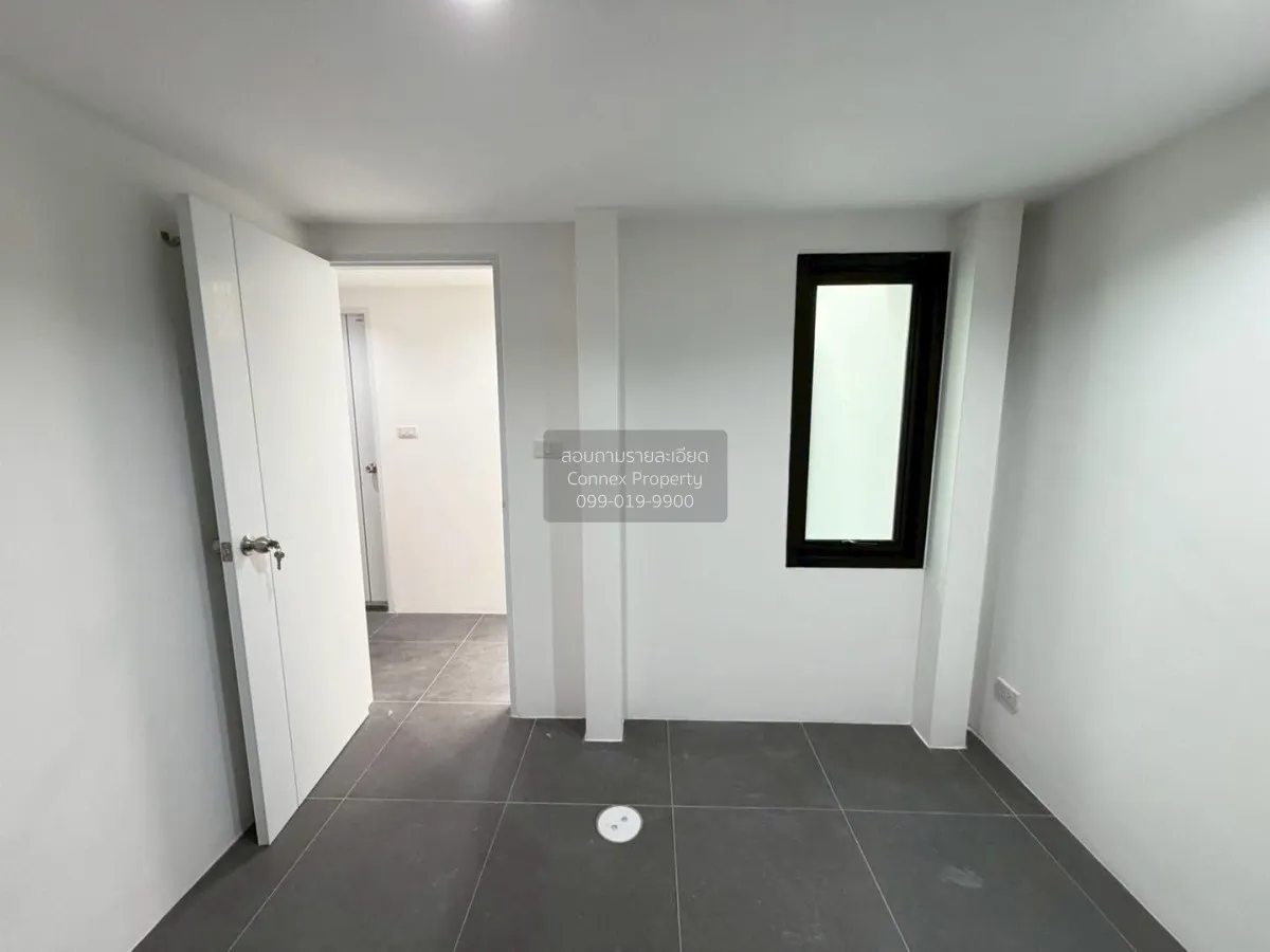 For Sale Townhouse/Townhome  , Prominent Place , newly renovated 