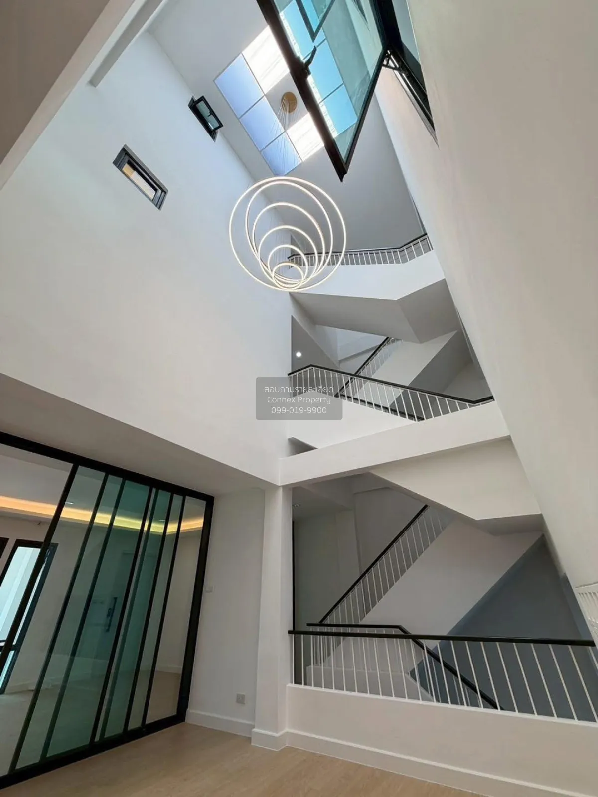 For Sale Townhouse/Townhome  , Prominent Place , newly renovated 