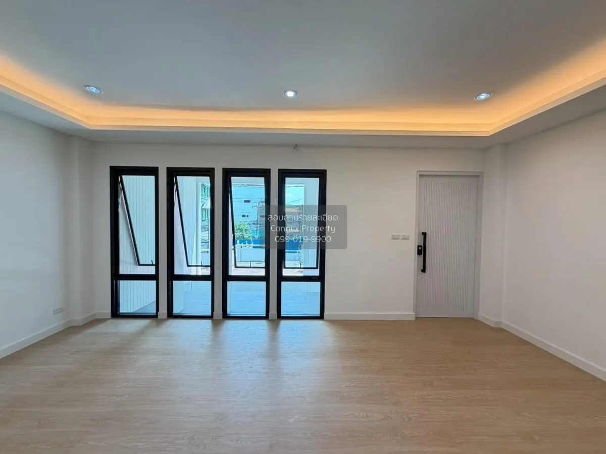 For Sale Townhouse/Townhome  , Prominent Place , newly renovated 