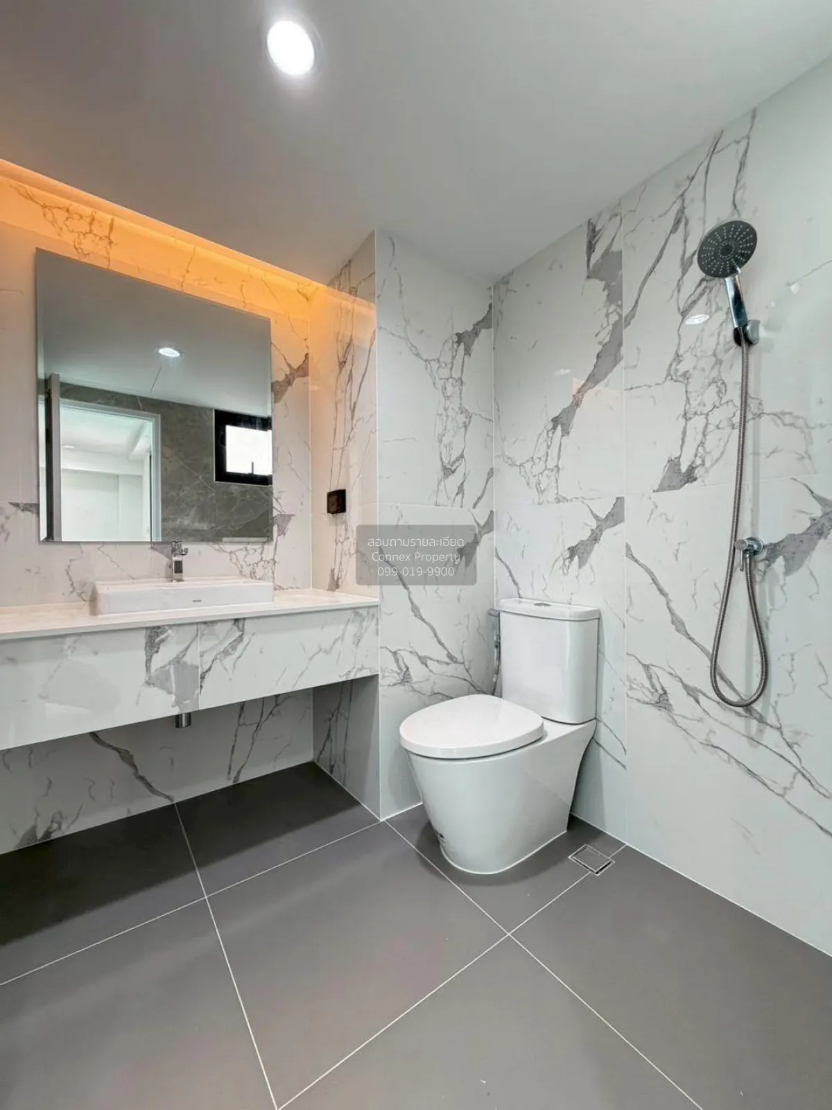 For Sale Townhouse/Townhome  , Prominent Place , newly renovated 