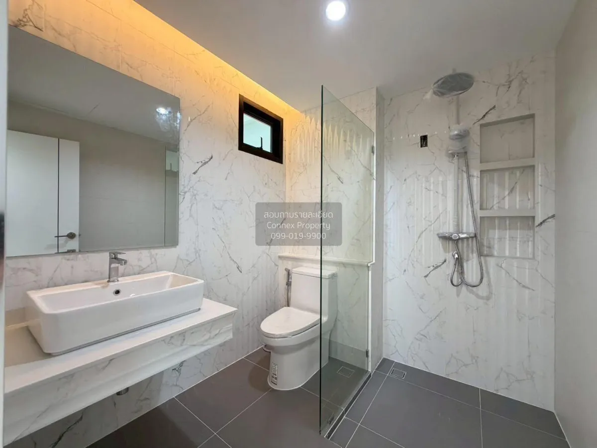 For Sale Townhouse/Townhome  , Prominent Place , newly renovated 