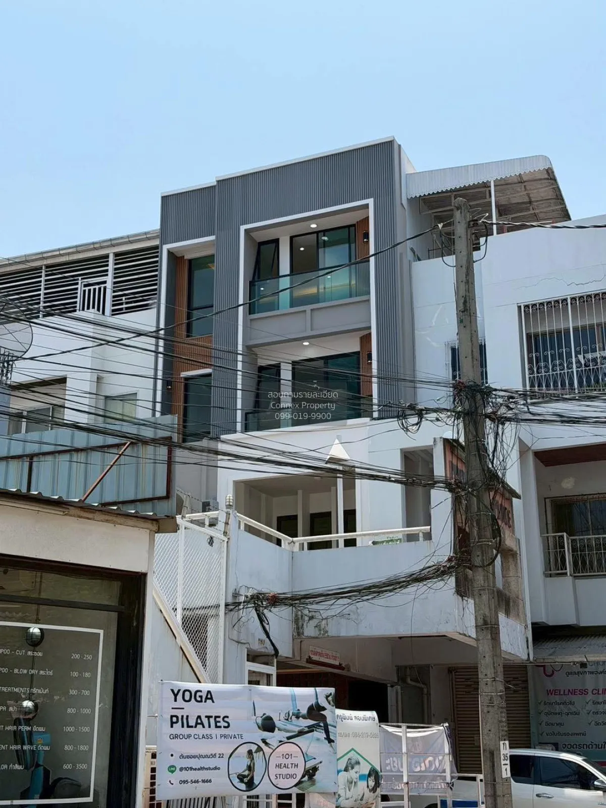 For Sale Townhouse/Townhome  , Prominent Place , newly renovated 