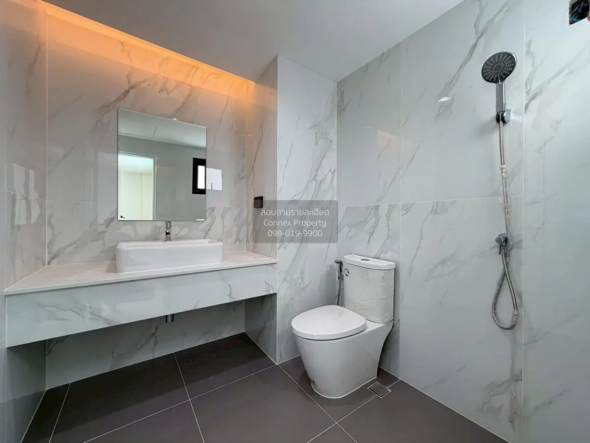 For Sale Townhouse/Townhome  , Prominent Place , newly renovated 