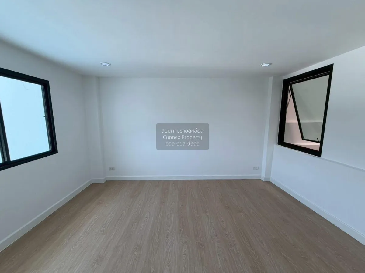 For Sale Townhouse/Townhome  , Prominent Place , newly renovated 