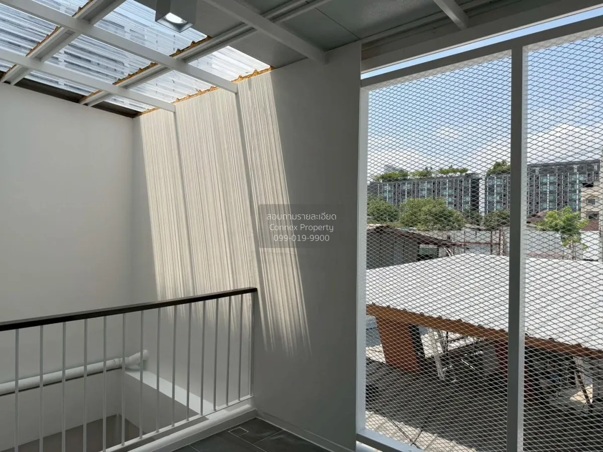 For Sale Townhouse/Townhome  , Prominent Place , newly renovated 