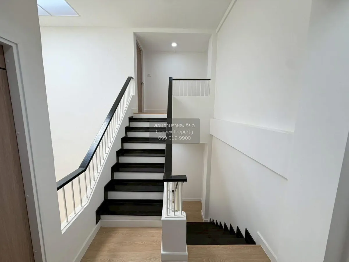 For Sale Townhouse/Townhome  , Prominent Place , newly renovated 