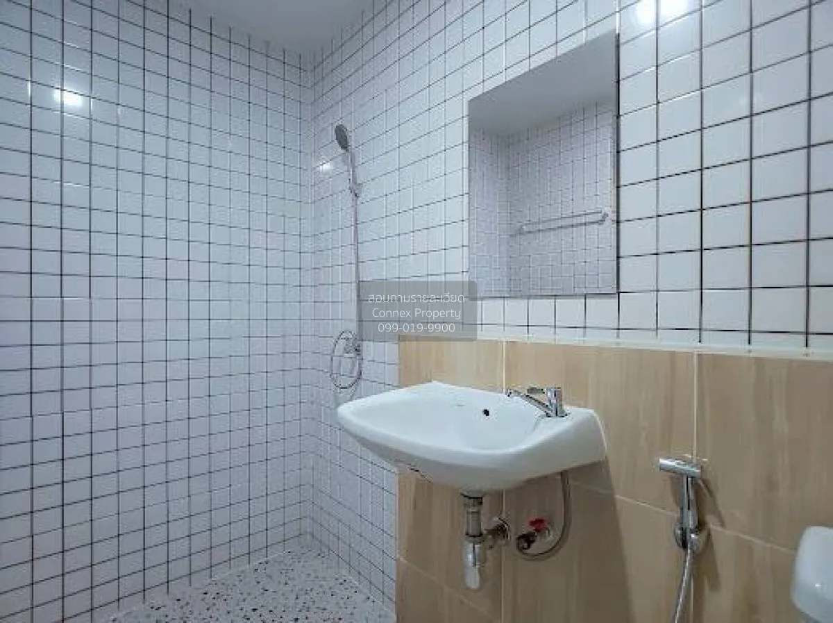 ขายทาวน์เฮ้าส์/ทาวน์โฮม  นันทิชา 2 หน้ากว้าง รีโนเวทใหม่ ไทรน้อย 