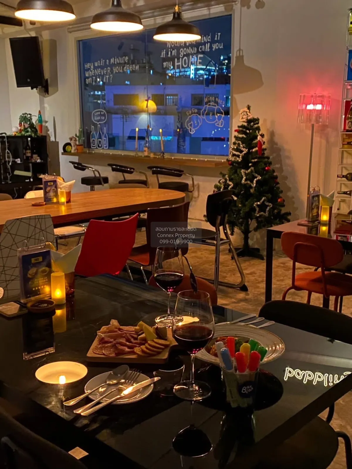 ขายเซ้งด่วน wine bar ใกล้ emsphere  วิวสวย ชั้นสูง รีโนเวทใหม่ คล