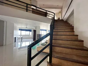 ขายคอนโด  คันทรี คอมเพล็กซ์ เพนท์เฮ้าส์ ชั้นสูง BTS-บางนา พระโขนง เขต บางนา กรุงเทพ CX-152826