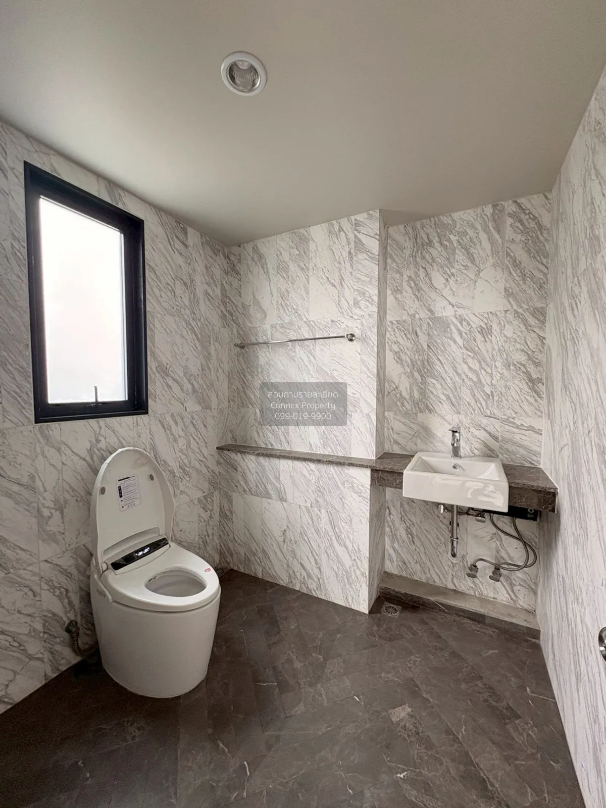 For Sale Townhouse/Townhome  , Baan Klang Muang Ladprao - Yothin 