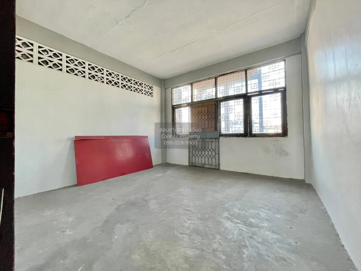 For Sale Three-story commercial buildings for sale, located next 