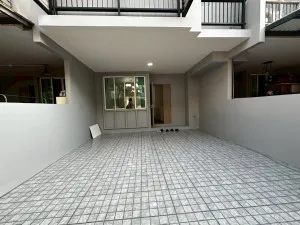 ขายทาวน์เฮ้าส์/ทาวน์โฮม  อารียา เดลี่ เกษตร-นวมินทร์ หน้ากว้าง รีโนเวทใหม่ จรเข้บัว เขต ลาดพร้าว กรุงเทพ CX-152934