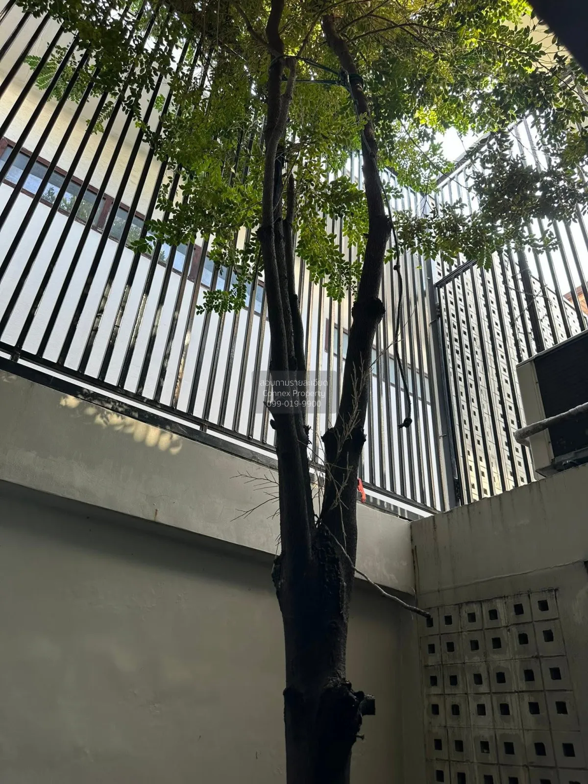 For Sale For Sale: 2-Storey Home Office just 100 meters from MRT  3