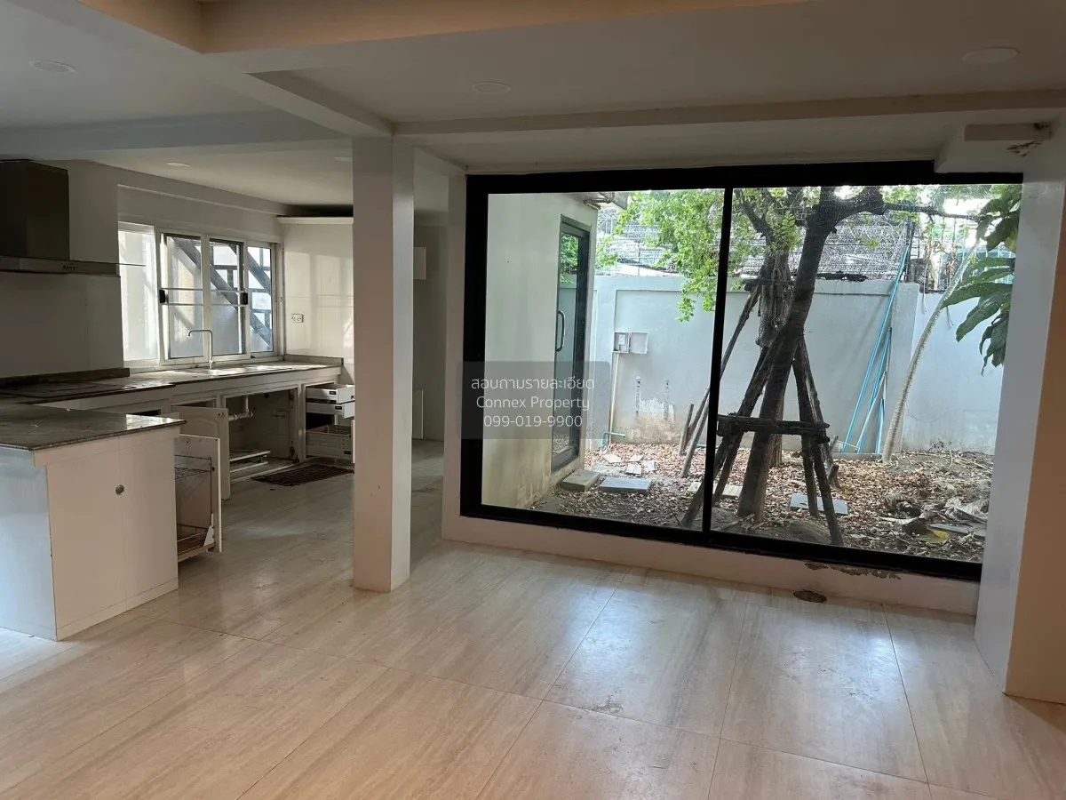 For Sale For Sale: 2-Storey Home Office just 100 meters from MRT 