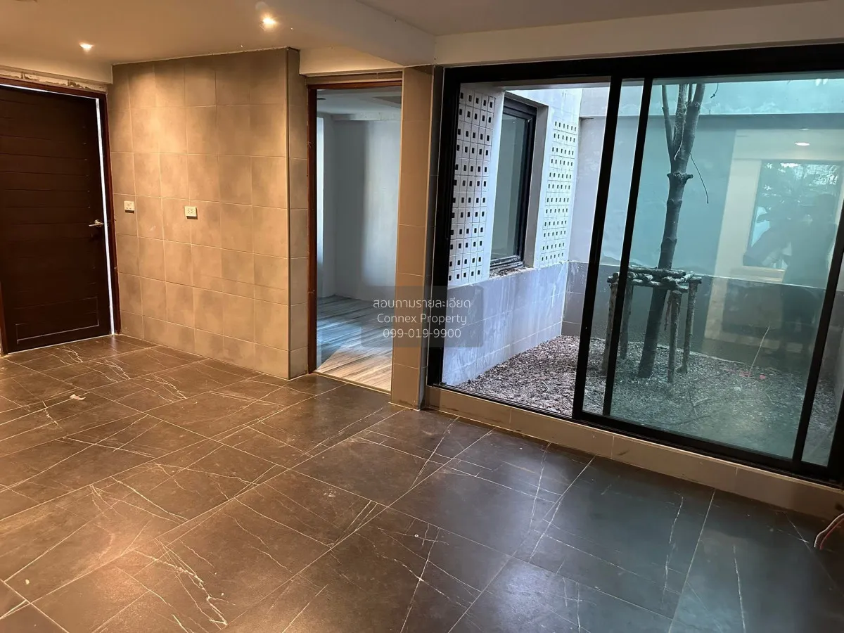 For Sale For Sale: 2-Storey Home Office just 100 meters from MRT 