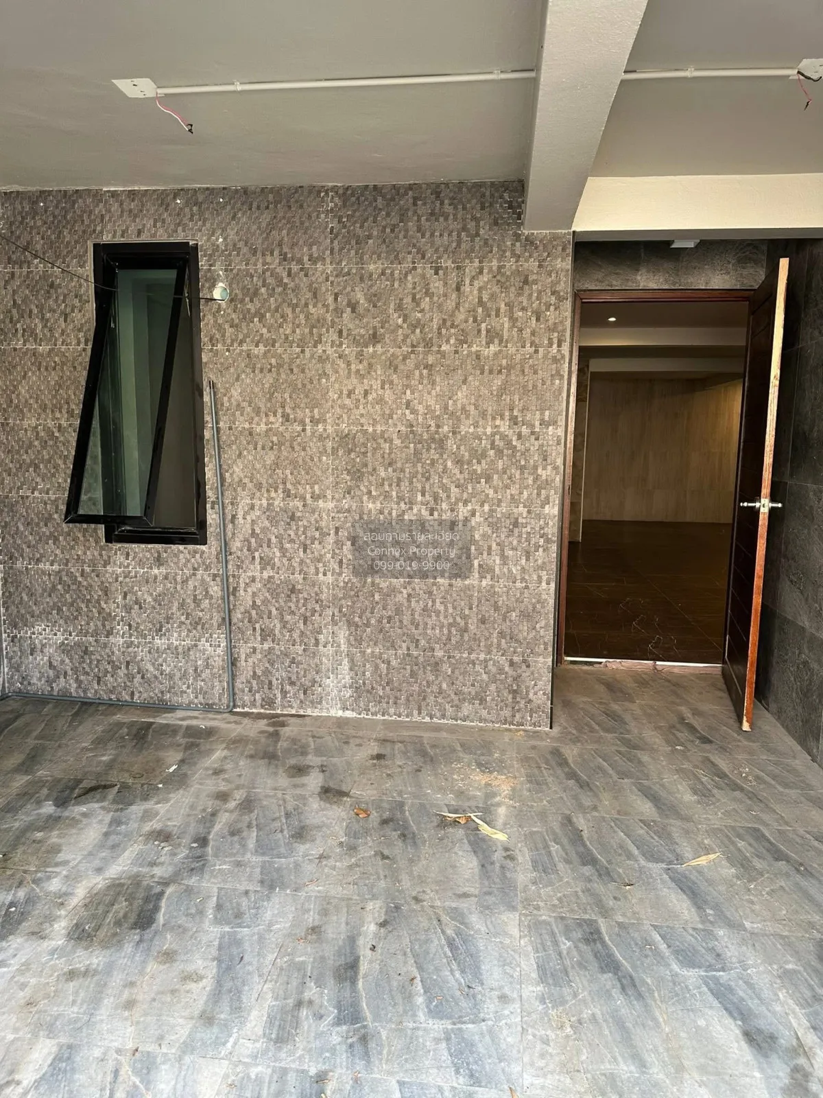 For Sale For Sale: 2-Storey Home Office just 100 meters from MRT 