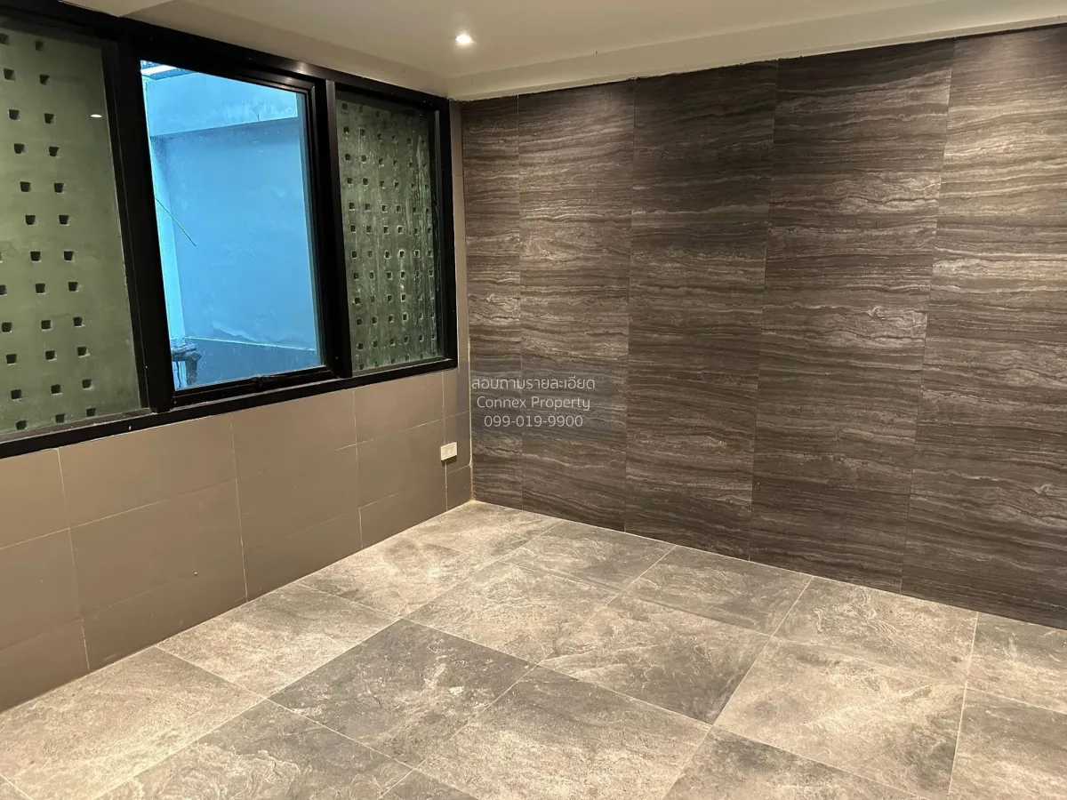 For Sale For Sale: 2-Storey Home Office just 100 meters from MRT 