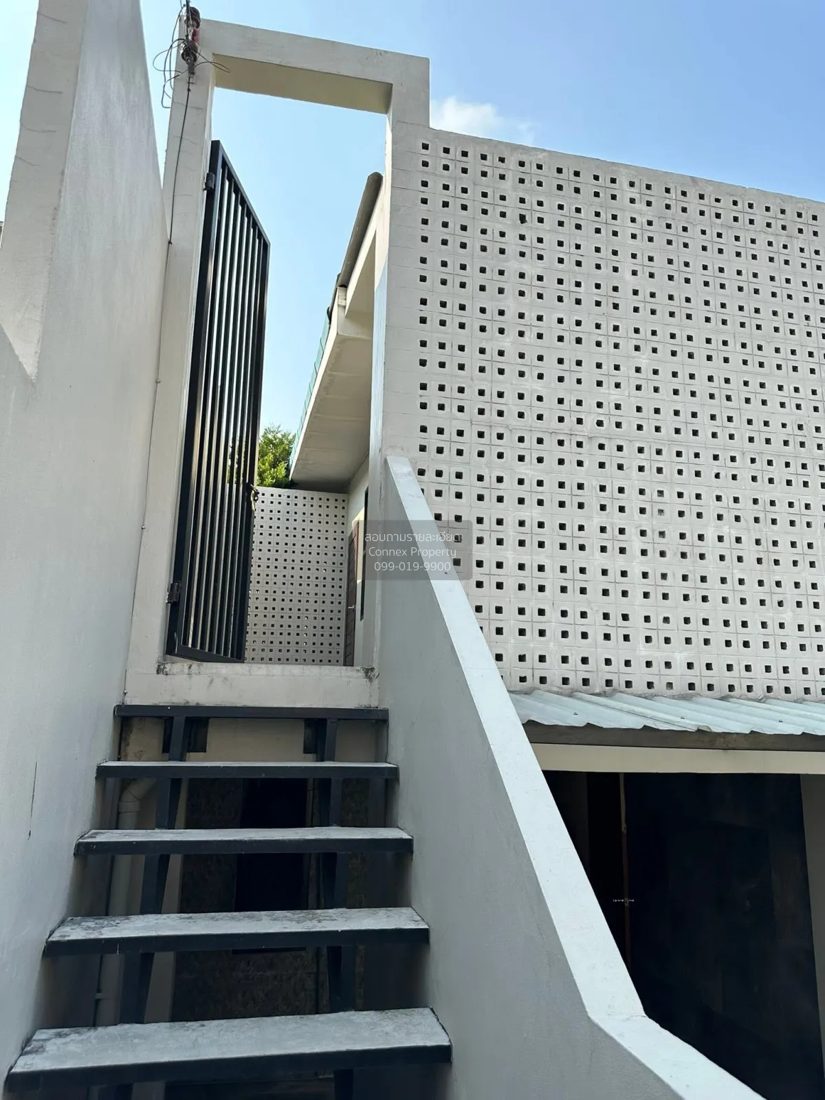 For Sale For Sale: 2-Storey Home Office just 100 meters from MRT 