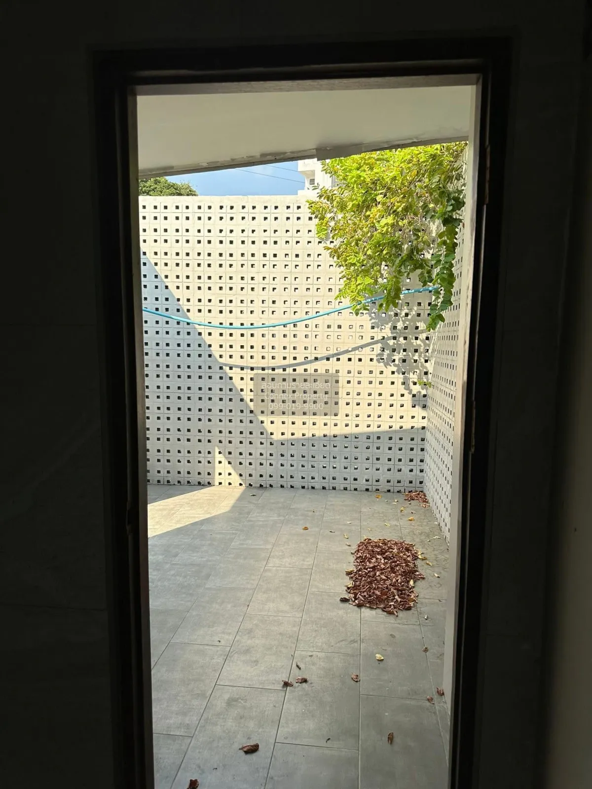For Sale For Sale: 2-Storey Home Office just 100 meters from MRT 