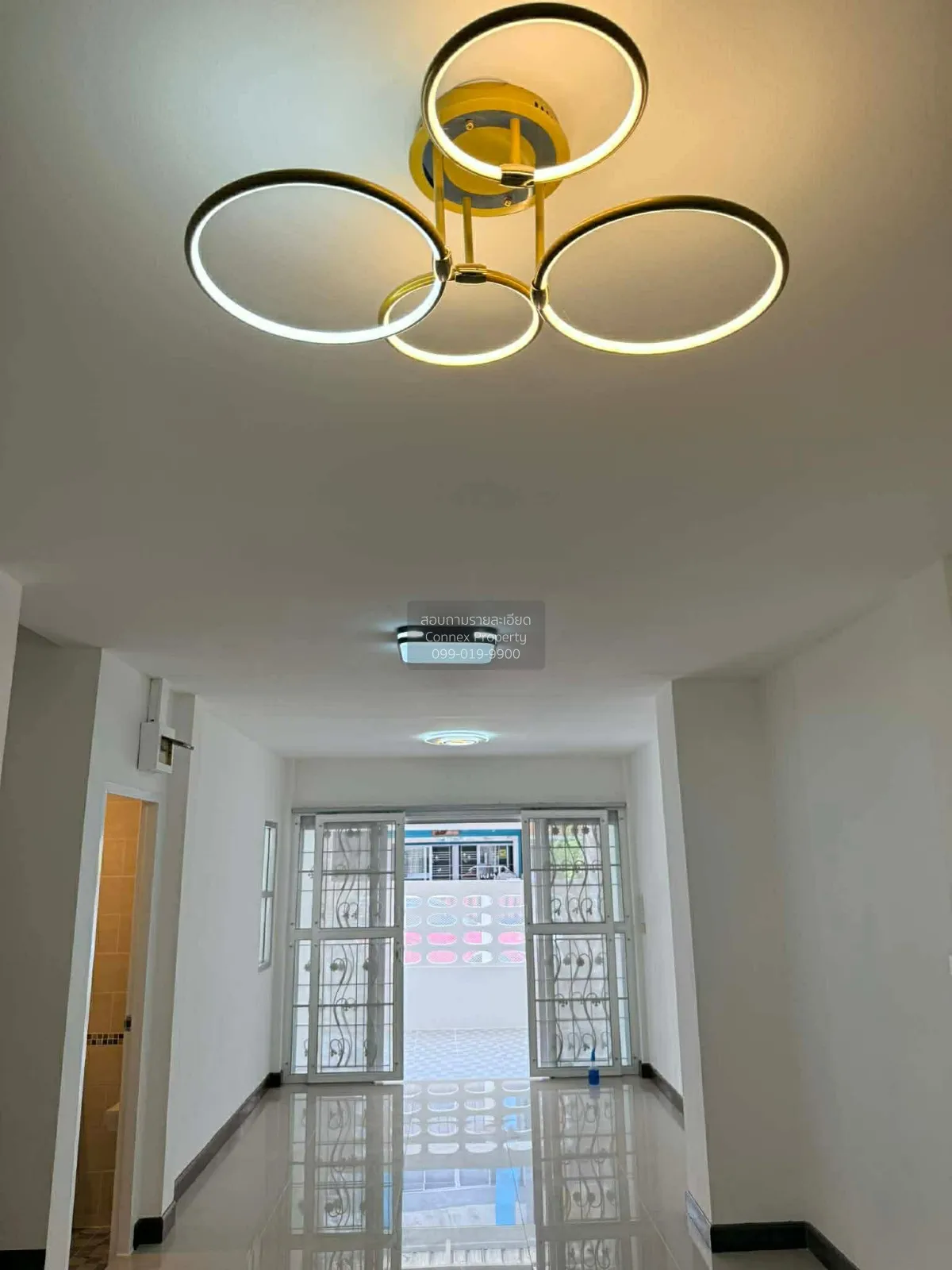 For Sale Townhouse/Townhome  , Mandira Bangplee - Tamru , wide fr