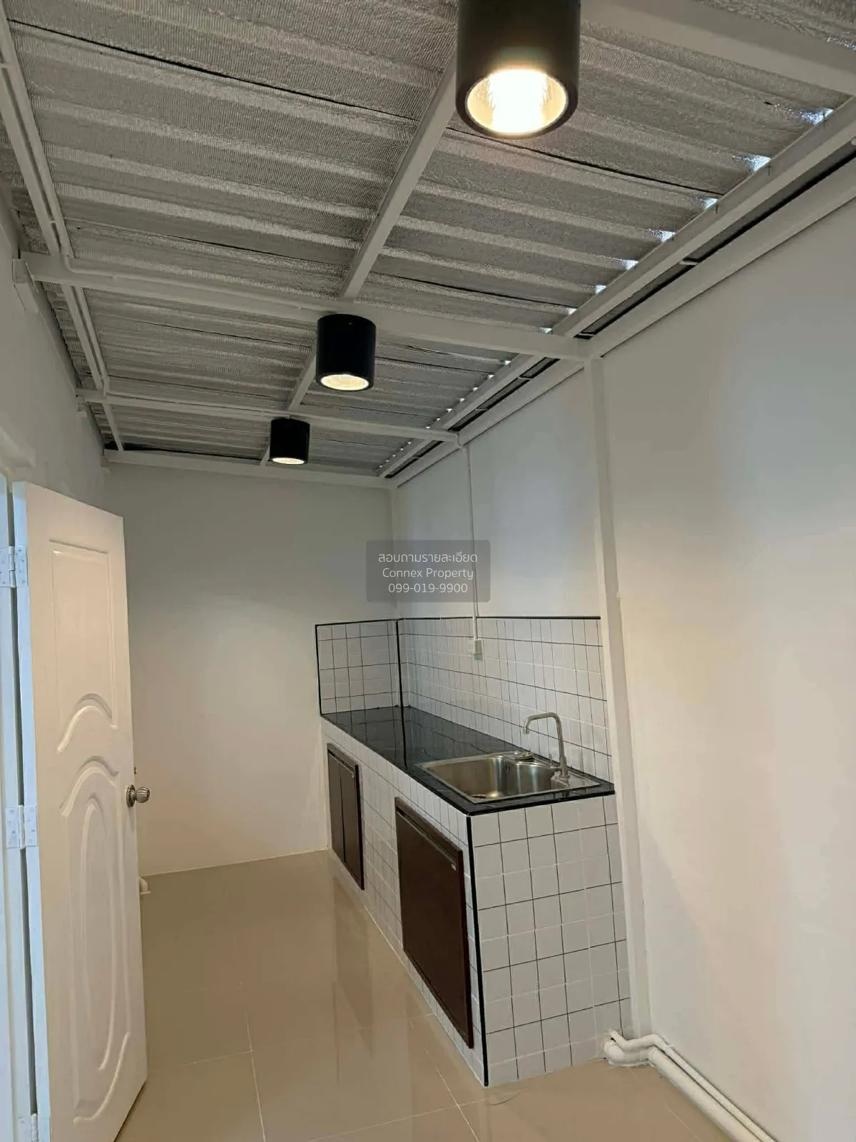 For Sale Townhouse/Townhome  , Mandira Bangplee - Tamru , wide fr