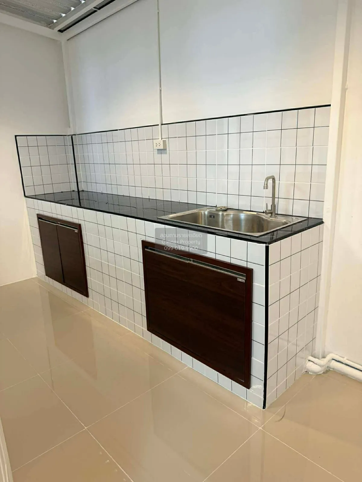 For Sale Townhouse/Townhome  , Mandira Bangplee - Tamru , wide fr