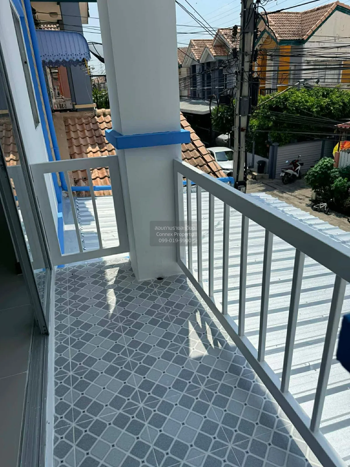 For Sale Townhouse/Townhome  , Mandira Bangplee - Tamru , wide fr