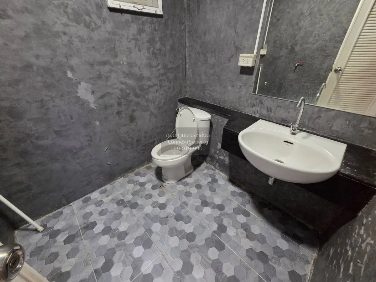 For Sale House , Pruksa Village 8 Watcharaphol , O Ngoen , Sai Ma