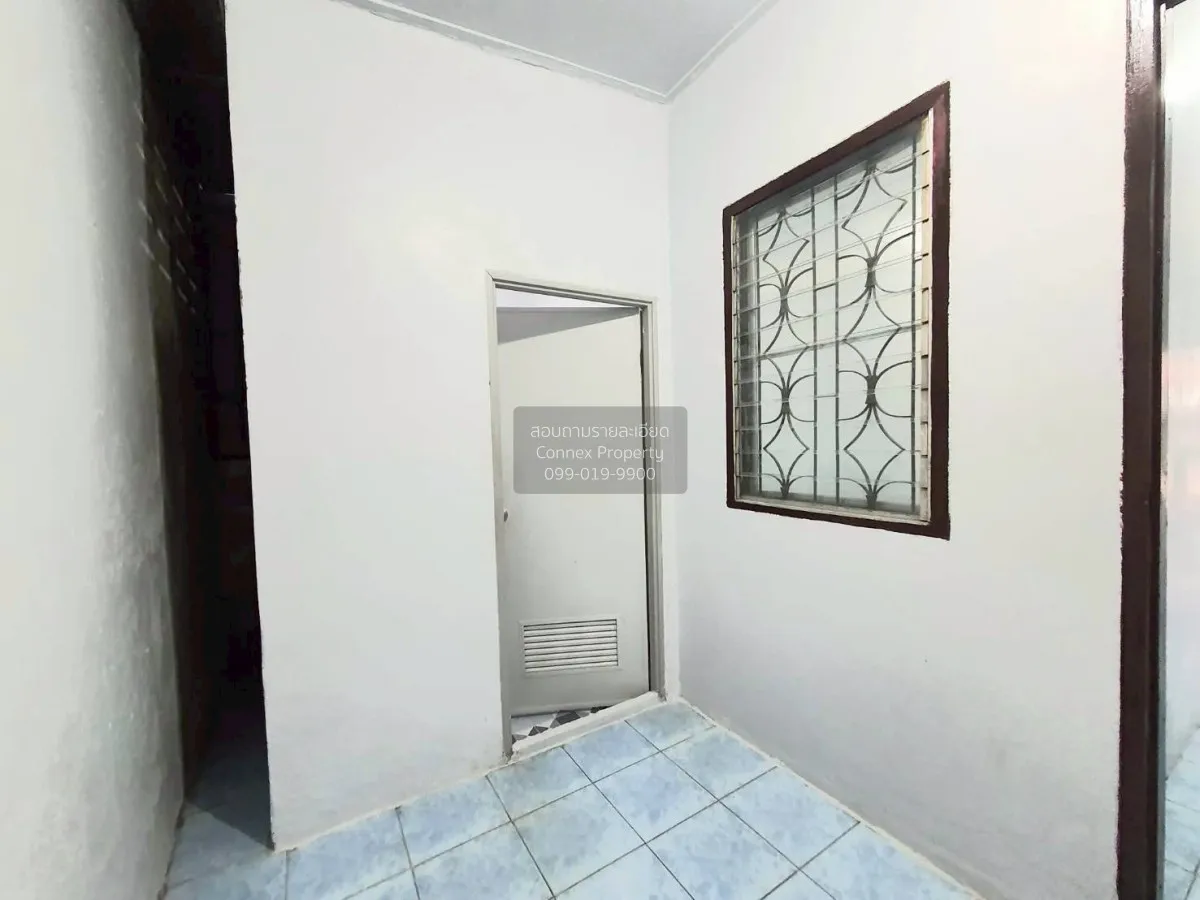 Single-story townhouse for sale, Baan Phetchrangam, Phraeksa 1, S