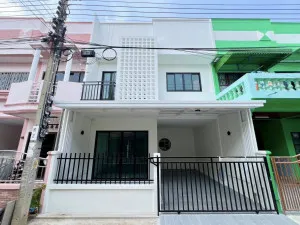 ขายทาวน์เฮ้าส์/ทาวน์โฮม  ณัฐกานต์ เพชรเกษม 112 รีโนเวทใหม่ MRT-หลักสอง ค้างพลู เขต หนองแขม กรุงเทพ CX-153129