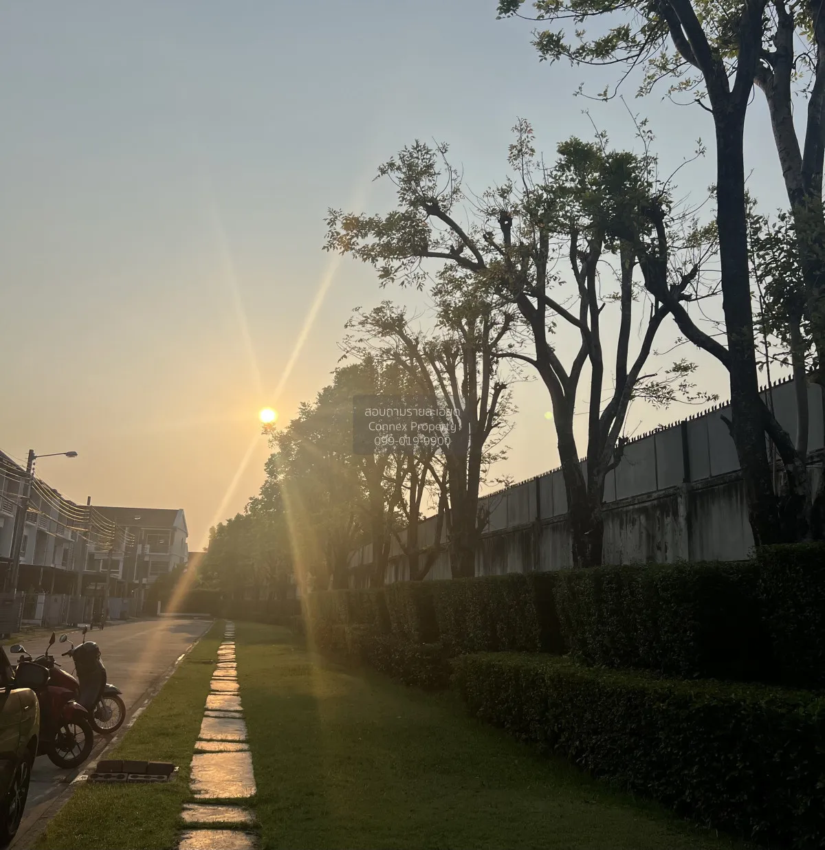 For Sale Townhouse/Townhome  , Baan Mai Rama9 - Srinakarin , nice 2